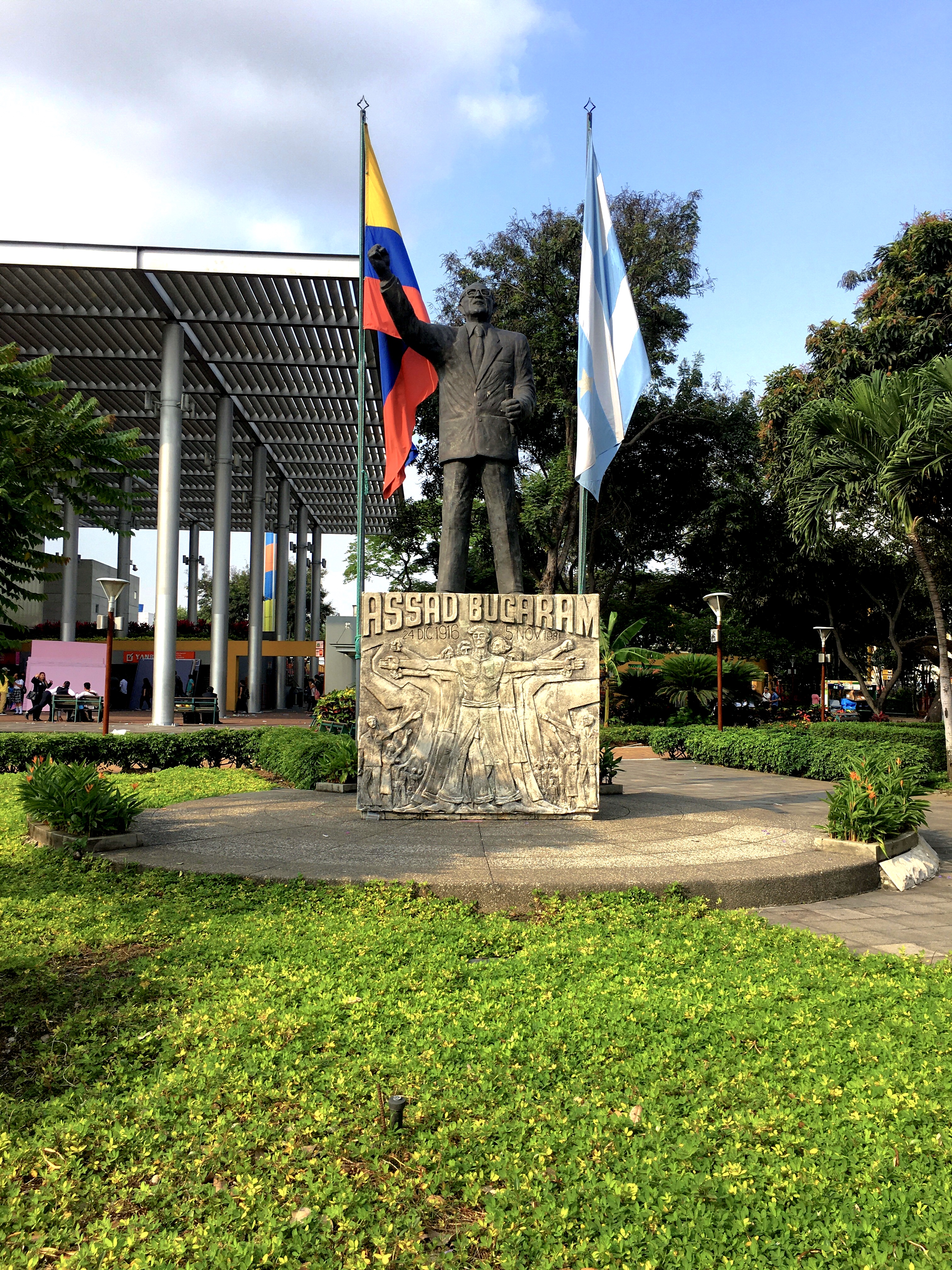 Plaza Rodolfo Baquerizo Moreno 9